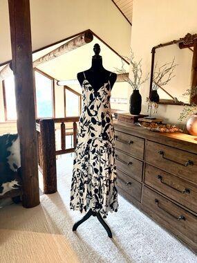 Gibson Latimer Black & White Floral V-Neck Spaghetti Strap Maxi Dress